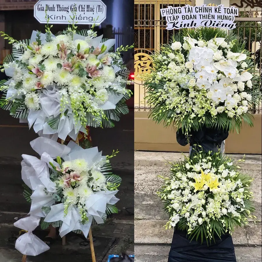 Kệ hoa chia buồn tại Cái Bè