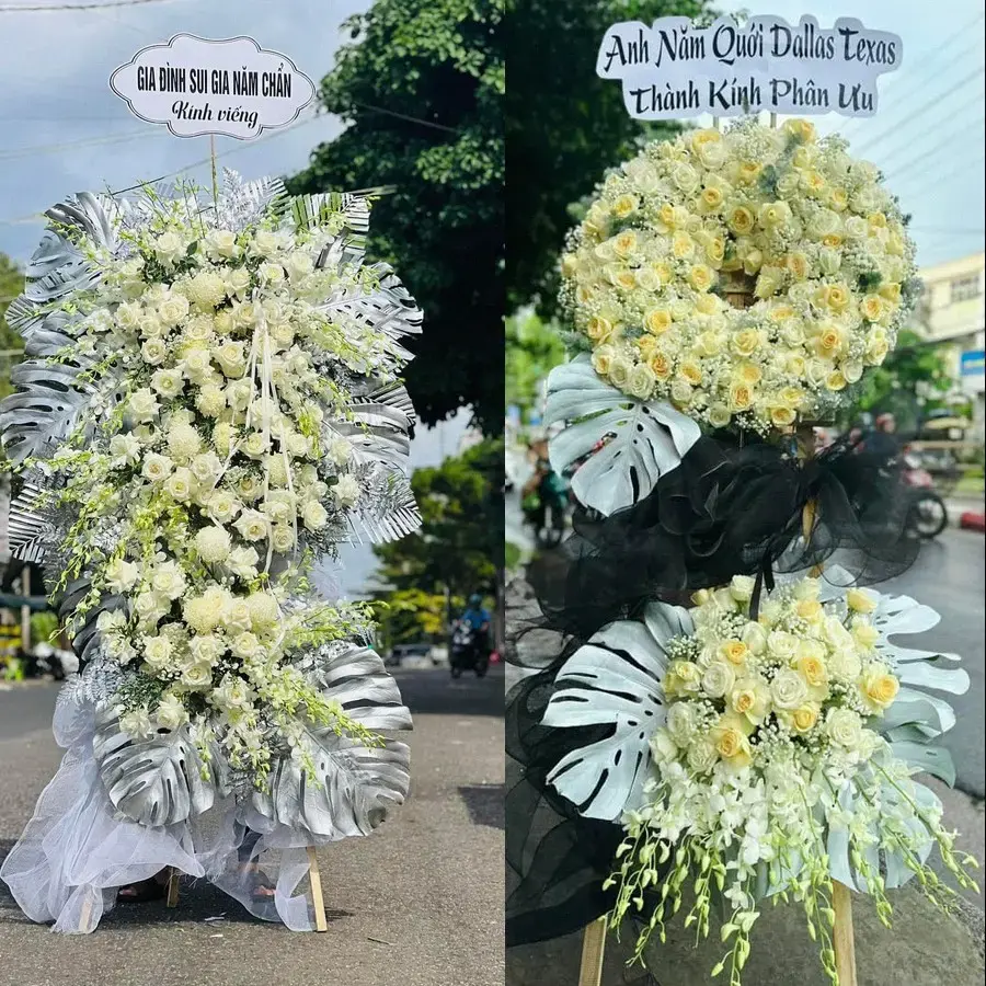 Kệ hoa chia buồn tại Chánh Phú Hòa