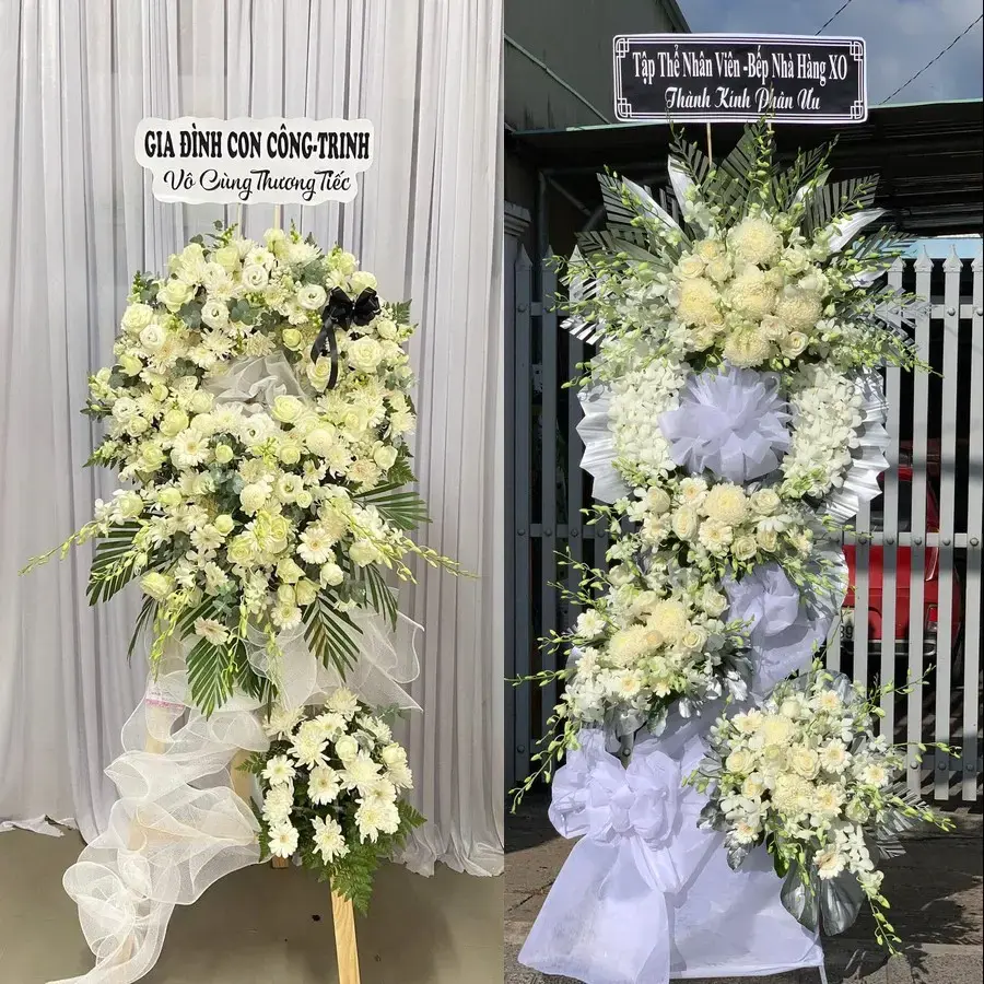 Kệ hoa chia buồn tại Chợ Gạo