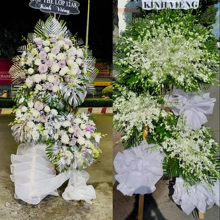 Vòng hoa đám tang tại Chũ