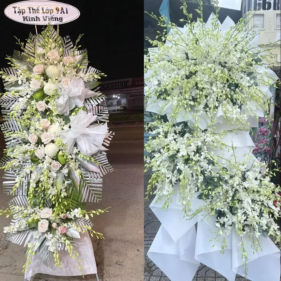 Kệ hoa chia buồn tại Đông Kinh