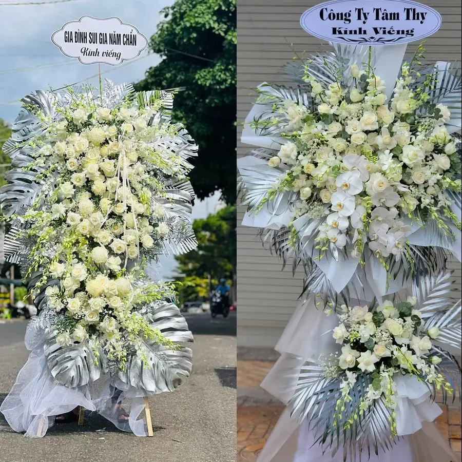 Vòng hoa đám tang tại Đức Hòa