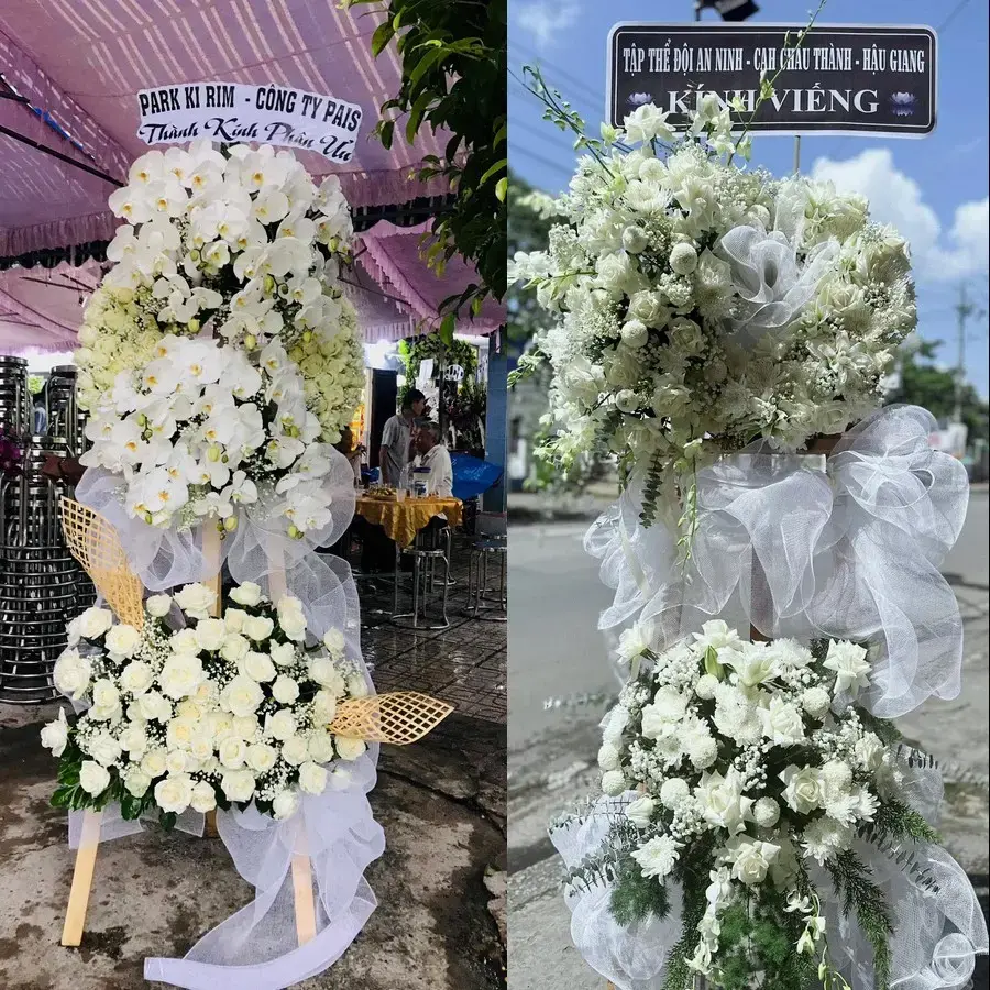 Kệ hoa chia buồn tại Giồng Riềng