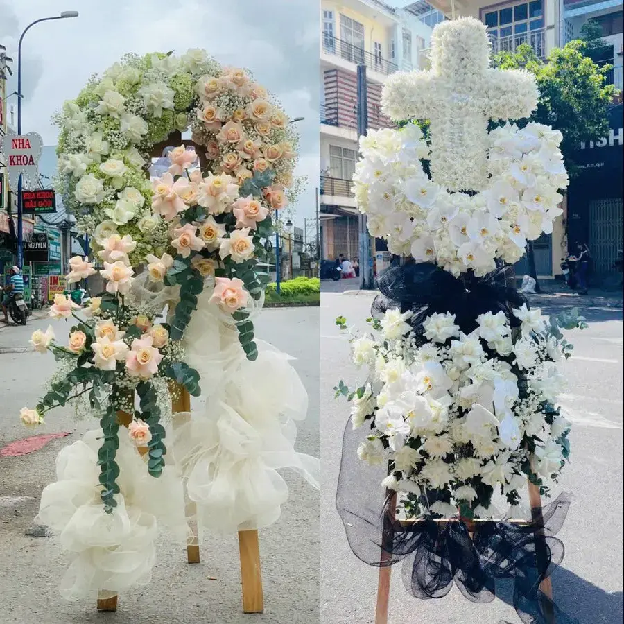 Vòng hoa đám tang tại Hòa Thuận