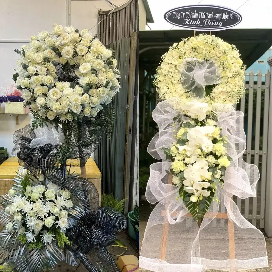 Kệ hoa chia buồn tại Hoàn Long