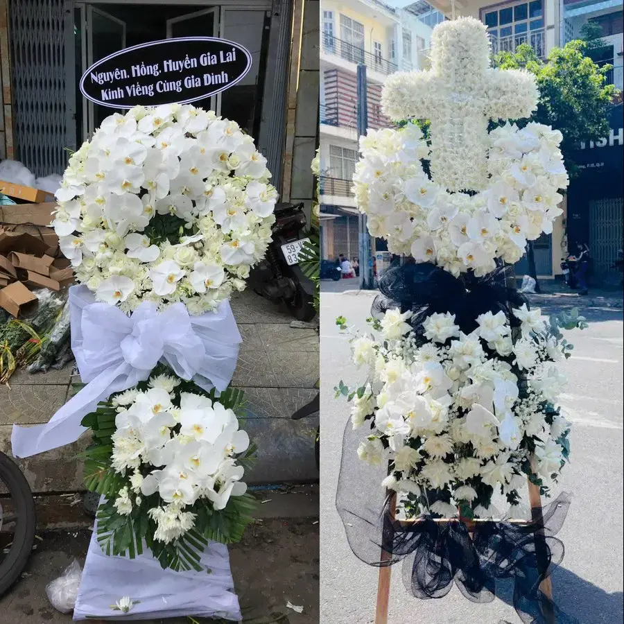 Kệ hoa chia buồn tại Hội Phú