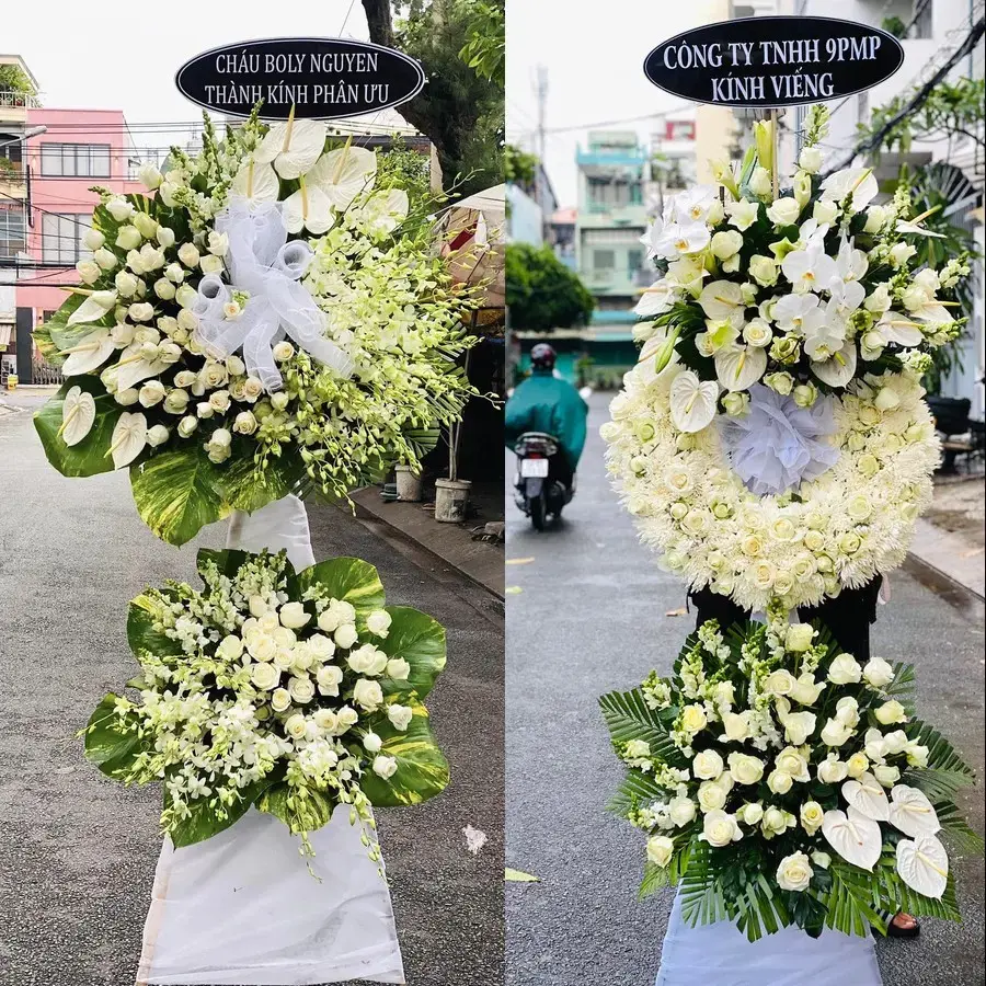 Kệ hoa chia buồn tại Hồng Châu