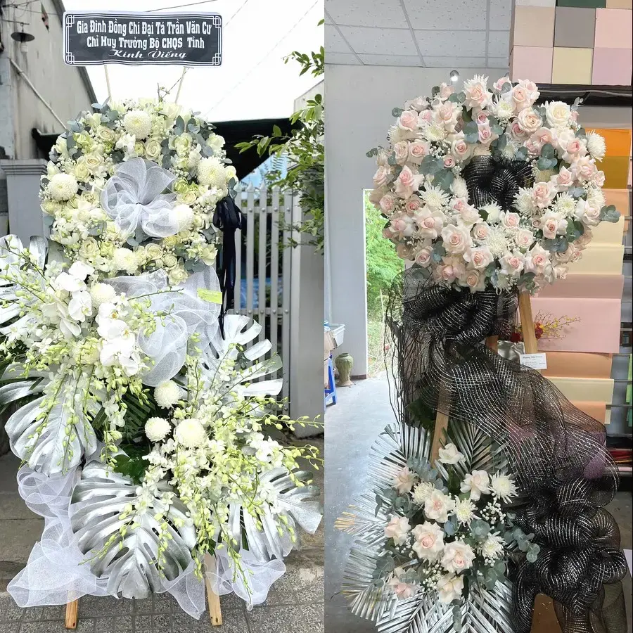 Kệ hoa chia buồn tại Hợp Thịnh