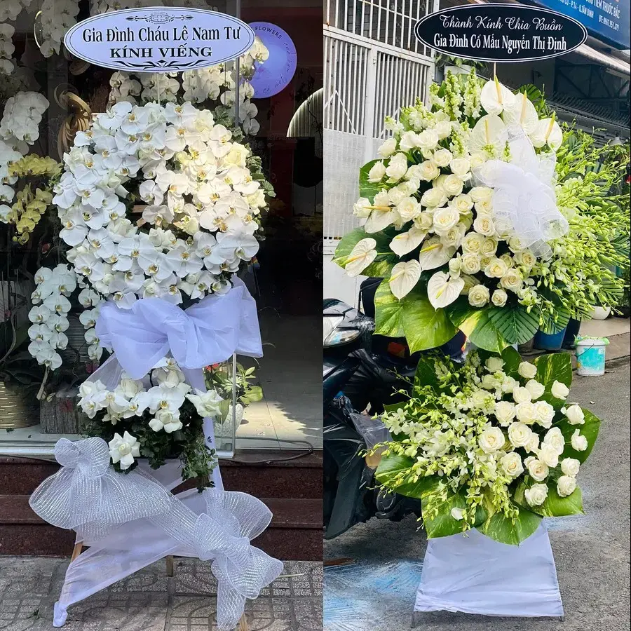 Kệ hoa chia buồn tại Khánh Hậu