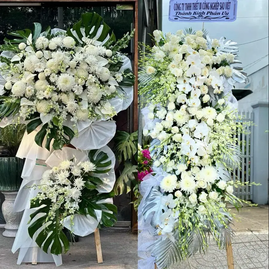 Kệ hoa chia buồn tại Lạc Đạo