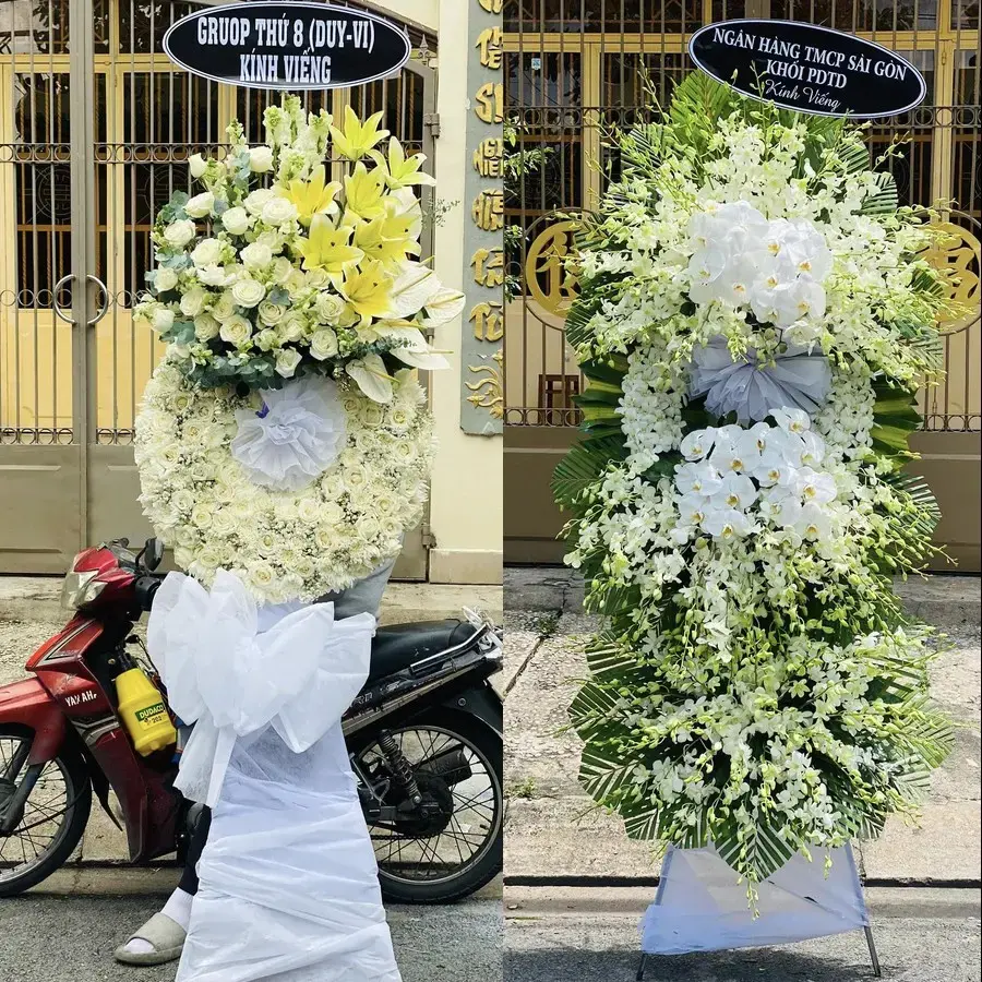 Vòng hoa đám tang tại Long Định