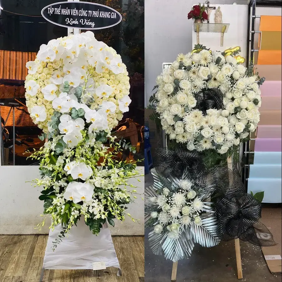 Kệ hoa chia buồn tại Long Hồ