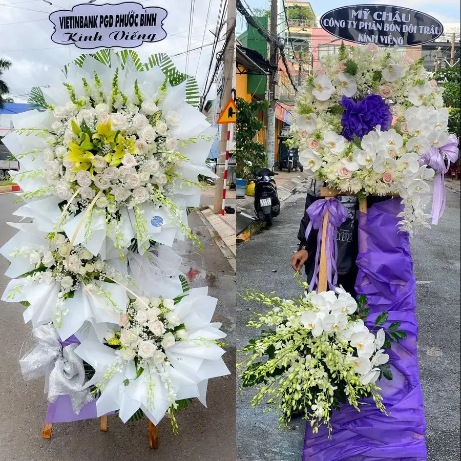 Kệ hoa chia buồn tại Long Kiến