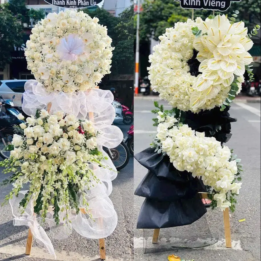 Kệ hoa chia buồn tại Nhơn Hội