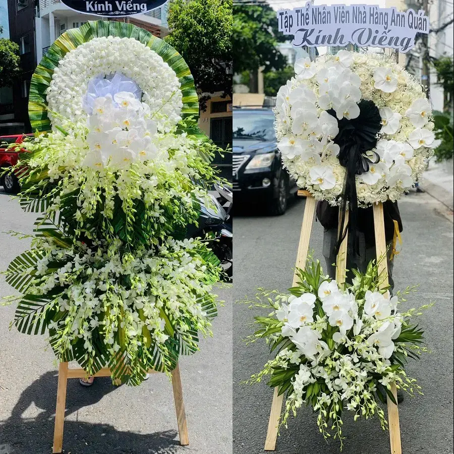 Kệ hoa chia buồn tại Tân Châu