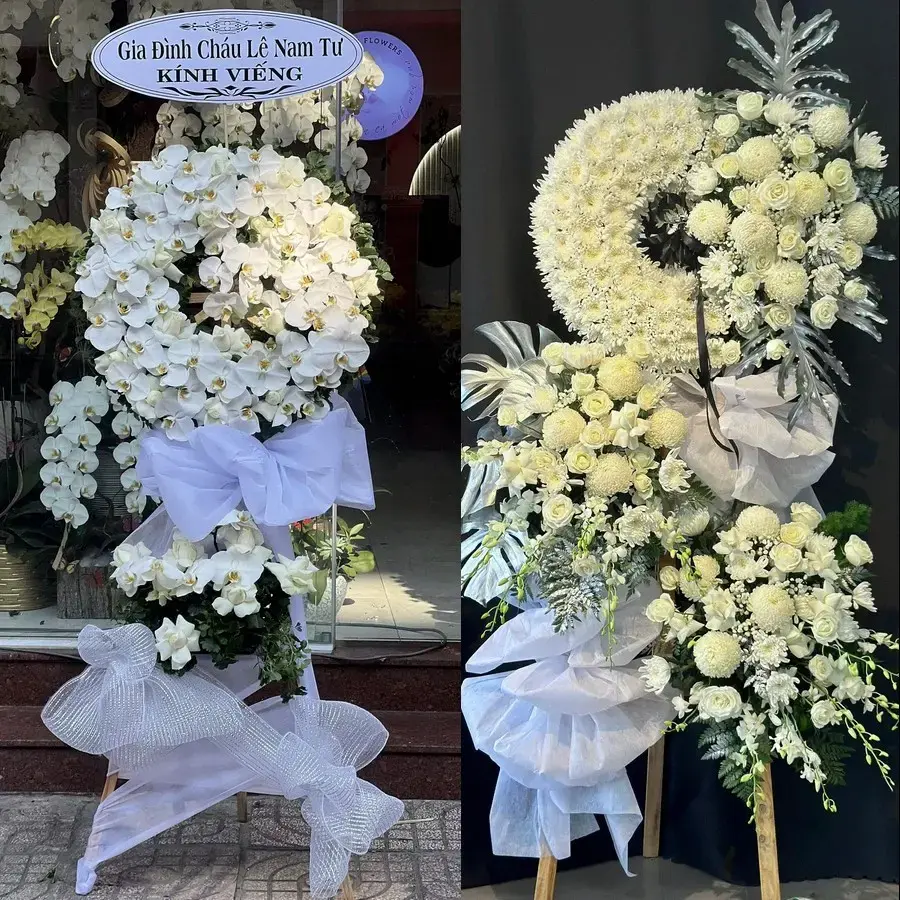 Kệ hoa chia buồn tại Trà Côn