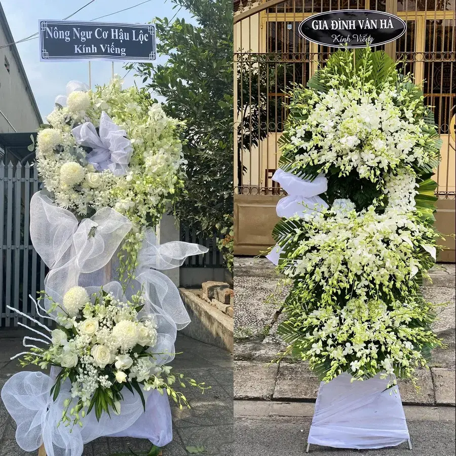 Kệ hoa chia buồn tại Trà Ôn