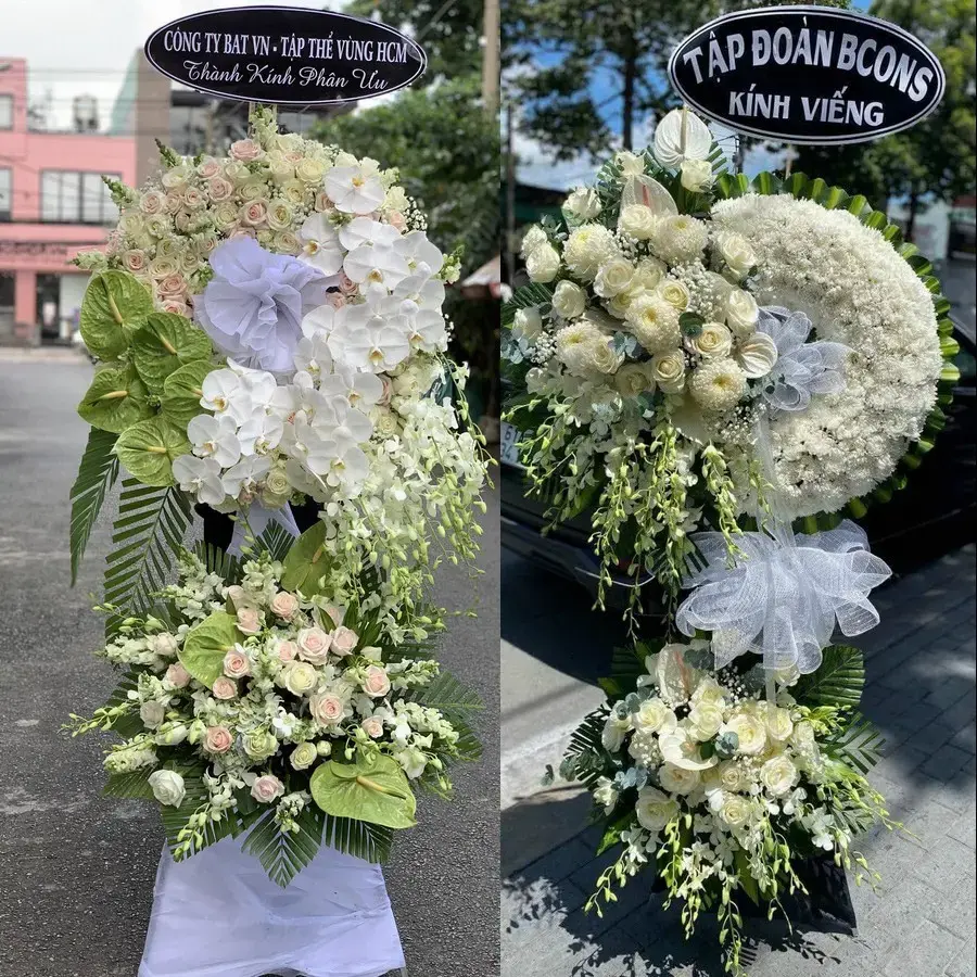 Kệ hoa chia buồn tại Tùng Thiện