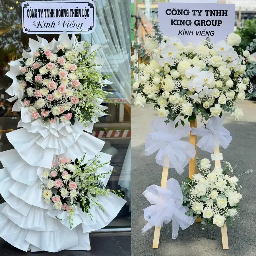 Vòng hoa đám tang tại Vạn Xuân