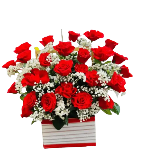 Giỏ hoa hồng đỏ giỏ sọc đỏ trắng