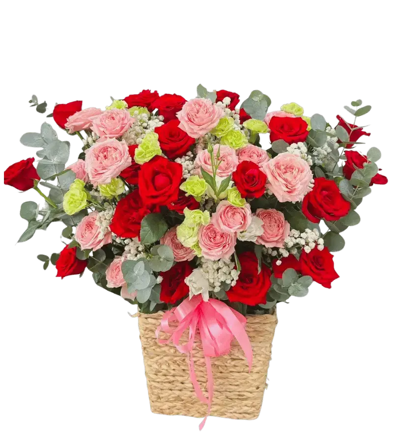 Giỏ hoa hồng đỏ hồng phấn cẩm chướng xanh giỏ mây