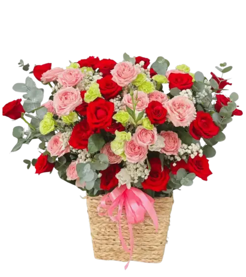 Giỏ hoa hồng đỏ hồng phấn cẩm chướng xanh giỏ mây