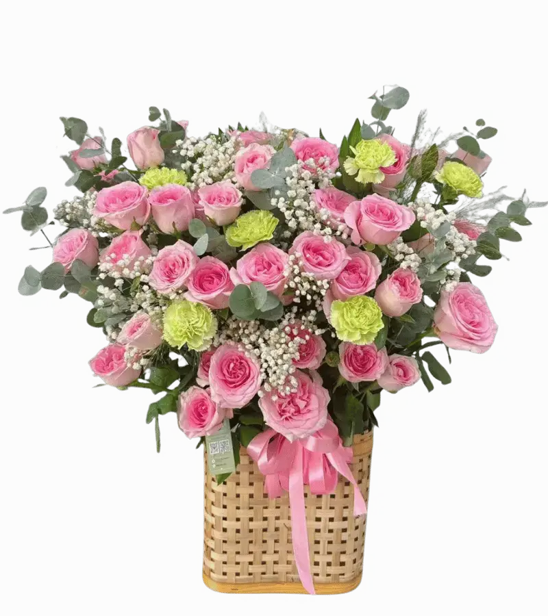 Giỏ hoa hồng phấn cẩm chướng xanh chanh giỏ mây