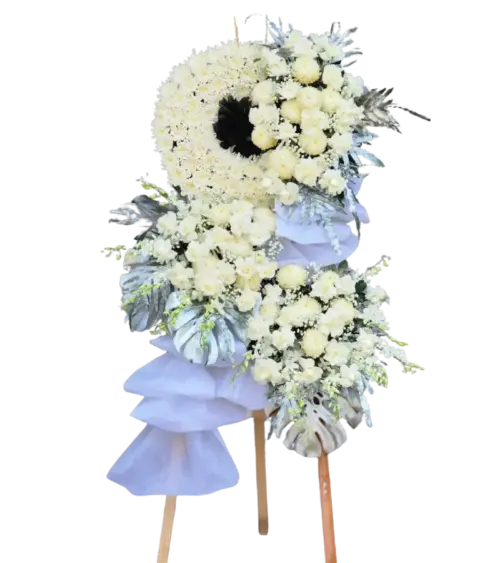 Kệ hoa chia buồn cúc trắng kết hình xoắn điểm nhân đen